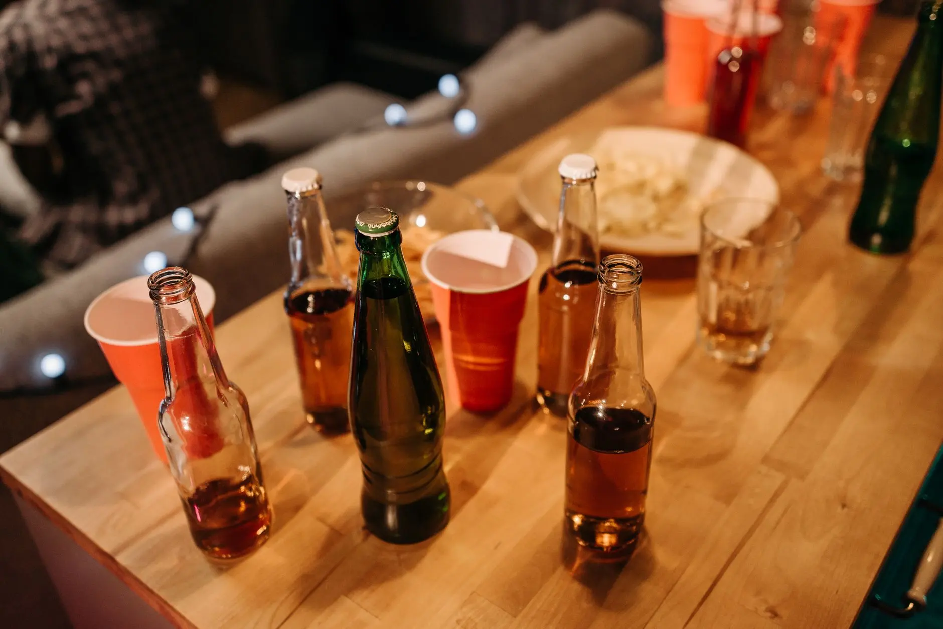 广告服务中标识标牌工程的材料选型与制作工艺要点解析