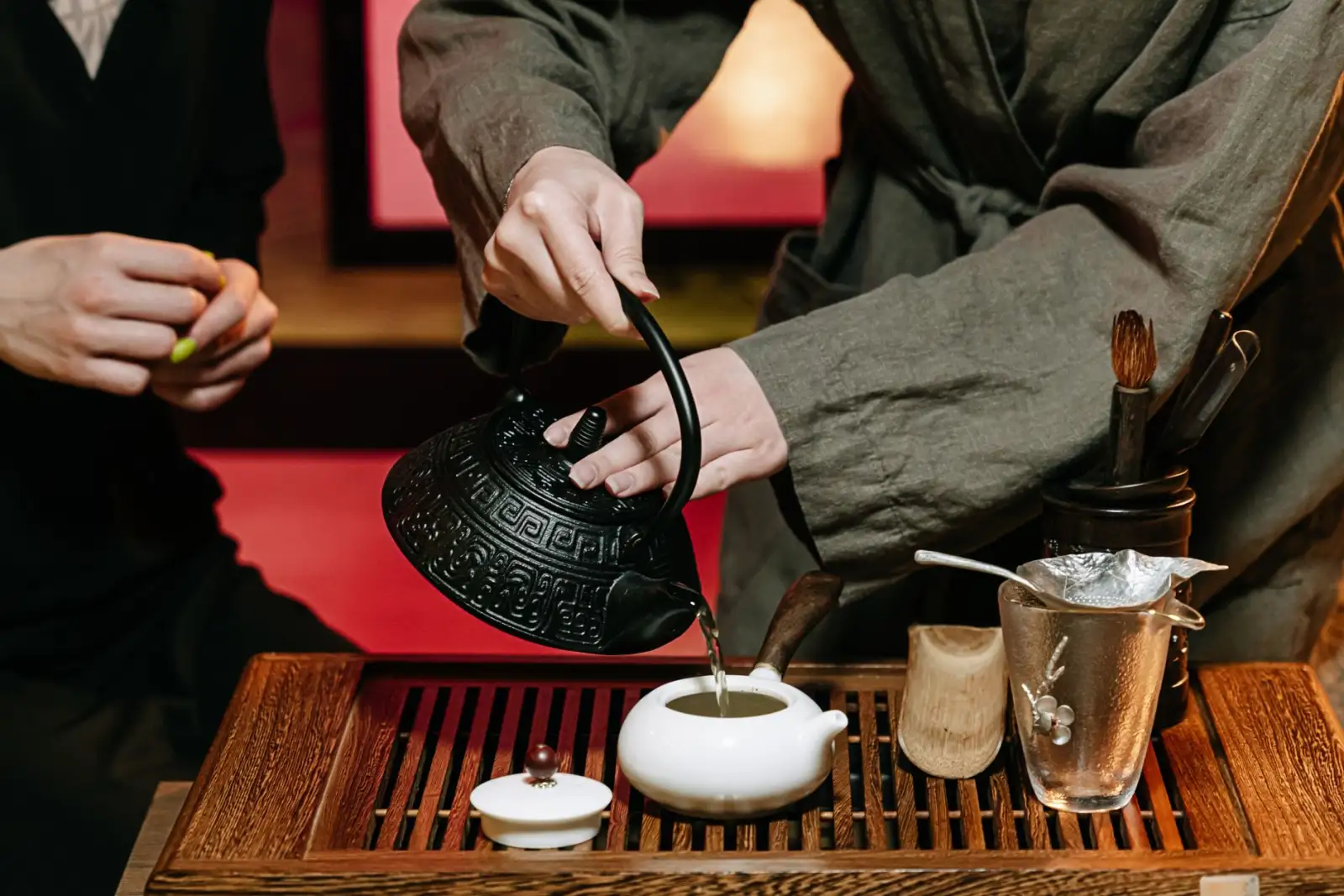 南宁广告服务公司如何通过品牌策划与设计制作提升企业形象