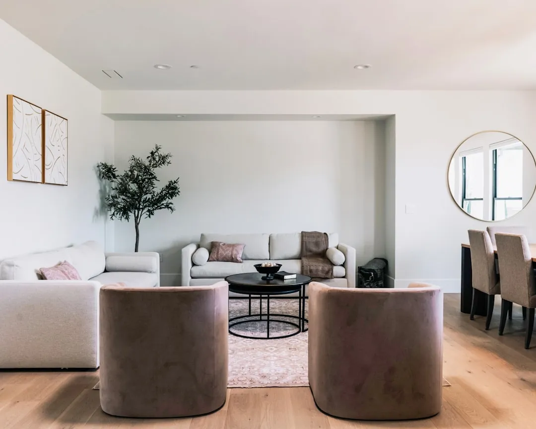 南宁企业品牌策划中广告服务与标识标牌设计的协同应用解析