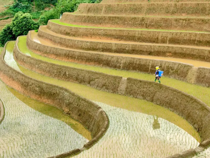 南宁市独角星广告公司标识标牌工程设计与安装全流程解析